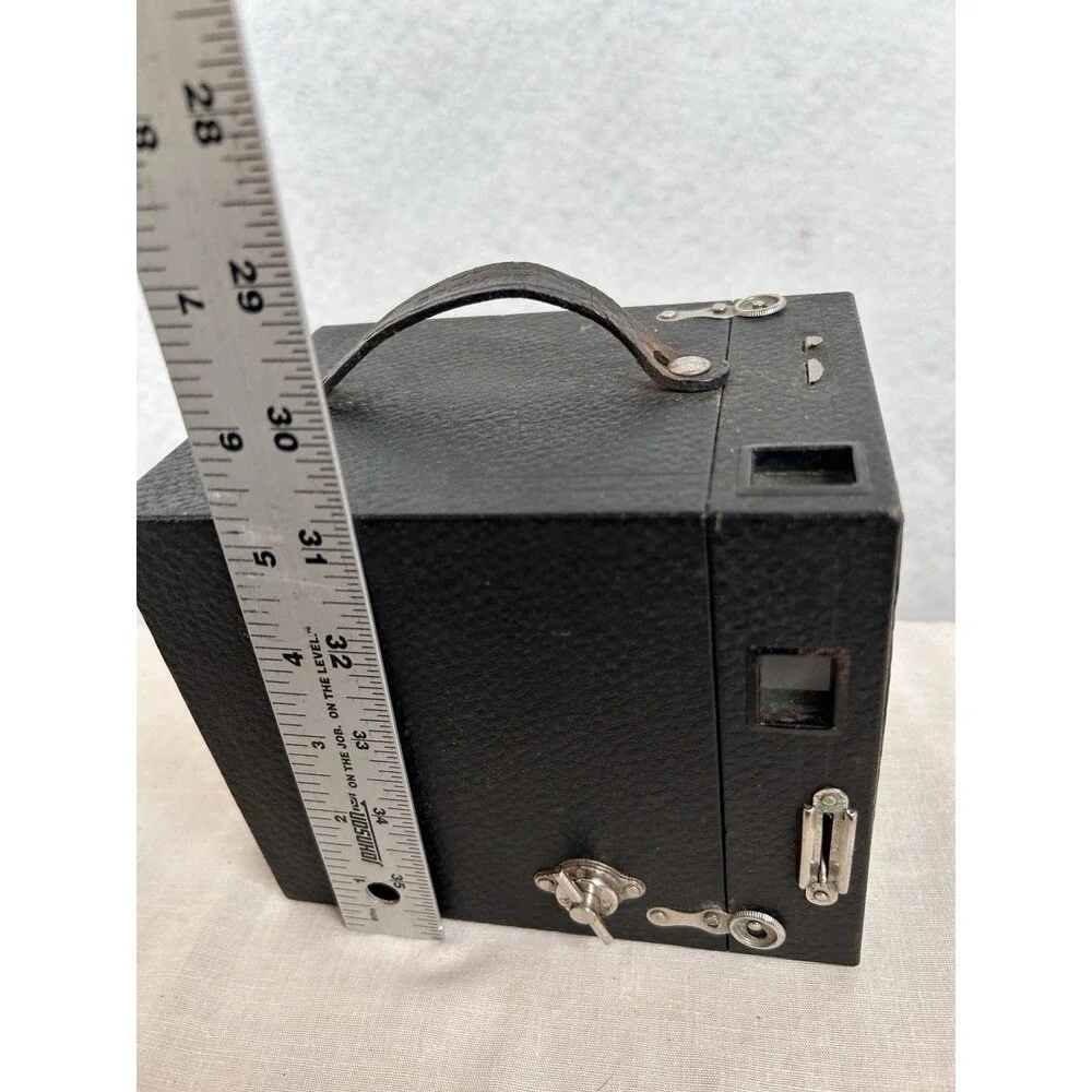 Vintage KODAK BROWNIE No. 3 Box Camera (not tested but shutter moves)